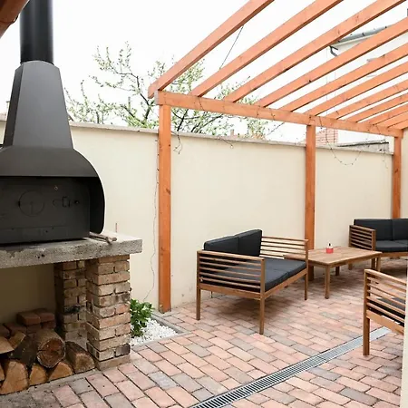 Bodrogpart Casa de Férias *