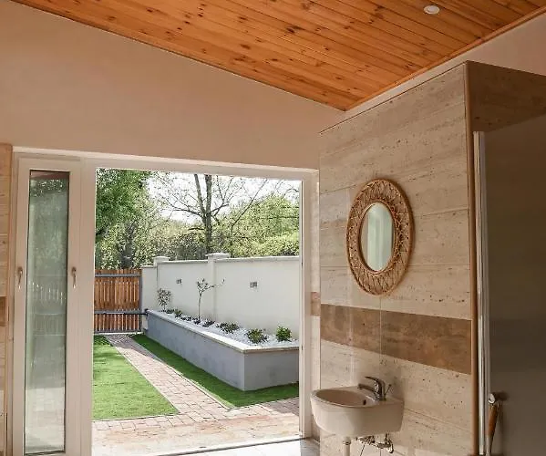 Bodrogpart Vendeghaz Case de vacanță *