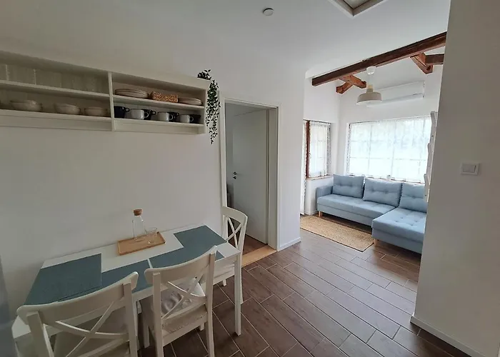 Bodrogpart Vendeghaz * Tokaj