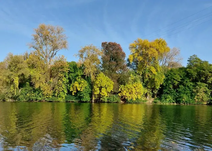 Bodrogpart Vendeghaz Case de vacanță *